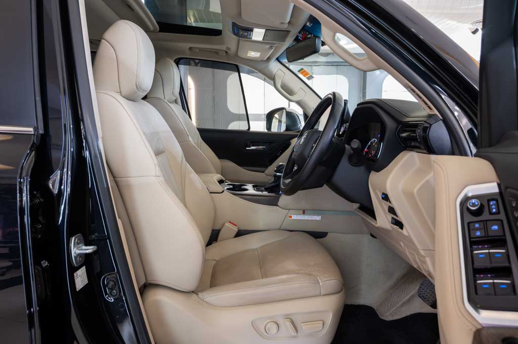 TOYOTA LAND CRUISER LC 300