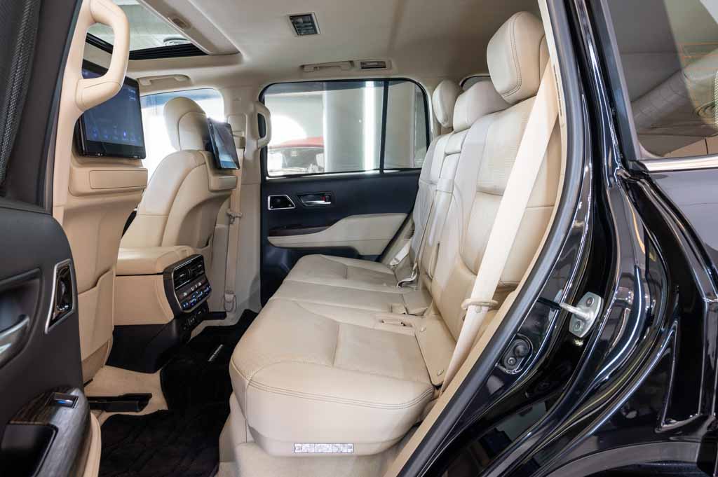 TOYOTA LAND CRUISER LC 300