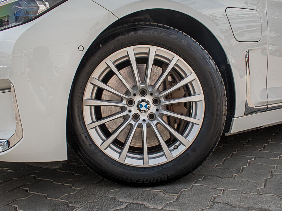 BMW 745le Plug in Hybrid