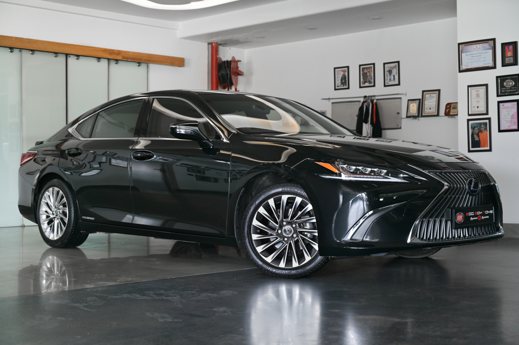 Lexus ES300h Luxury