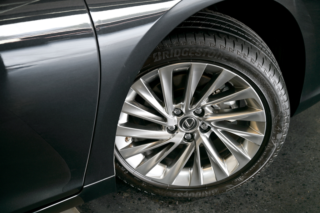 Lexus ES300h Luxury