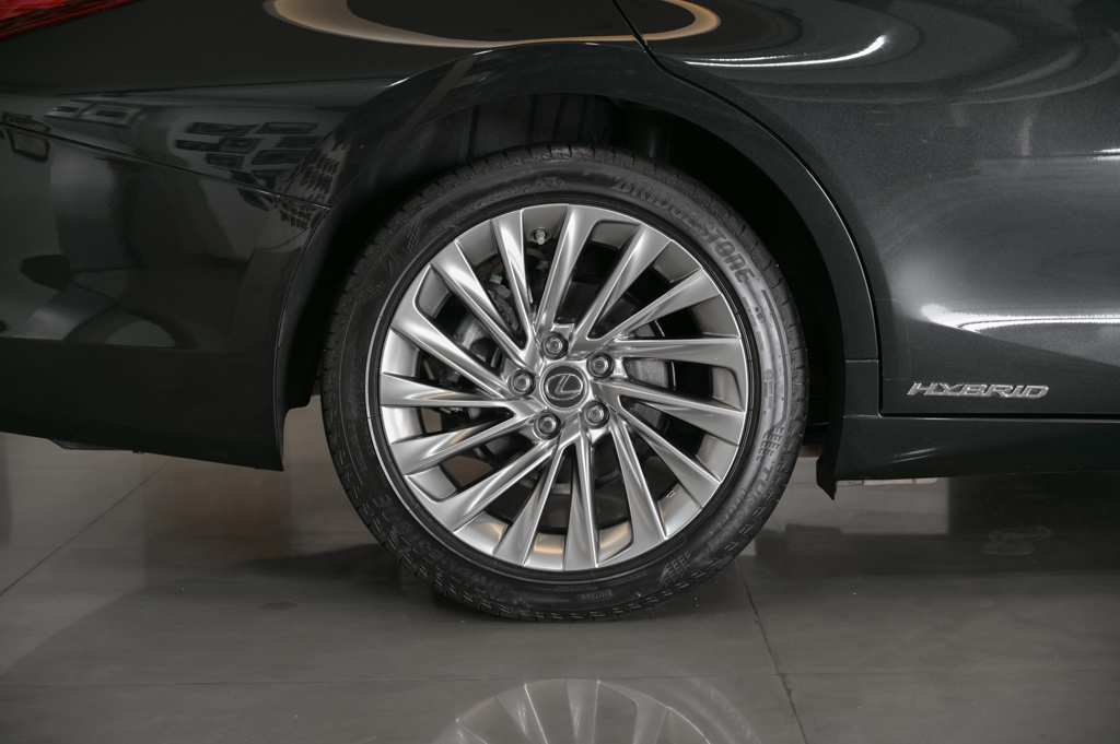 Lexus ES300h Luxury
