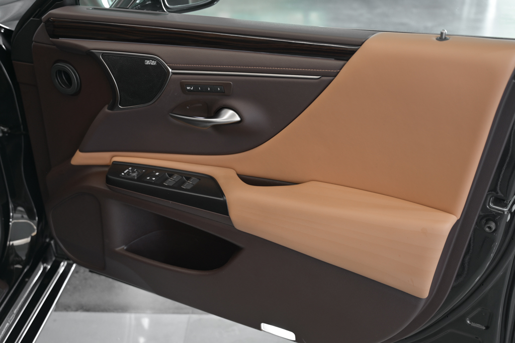 Lexus ES300h Luxury