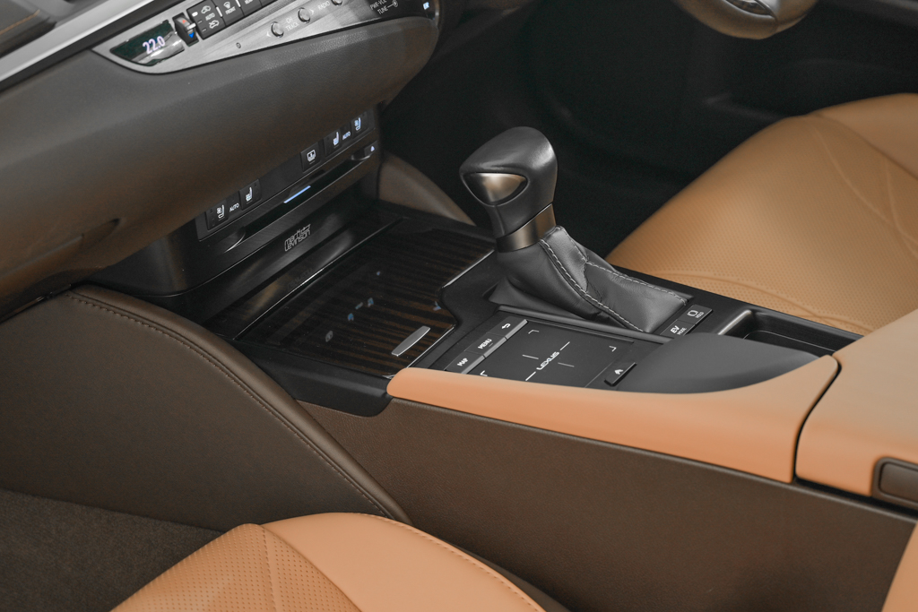 Lexus ES300h Luxury