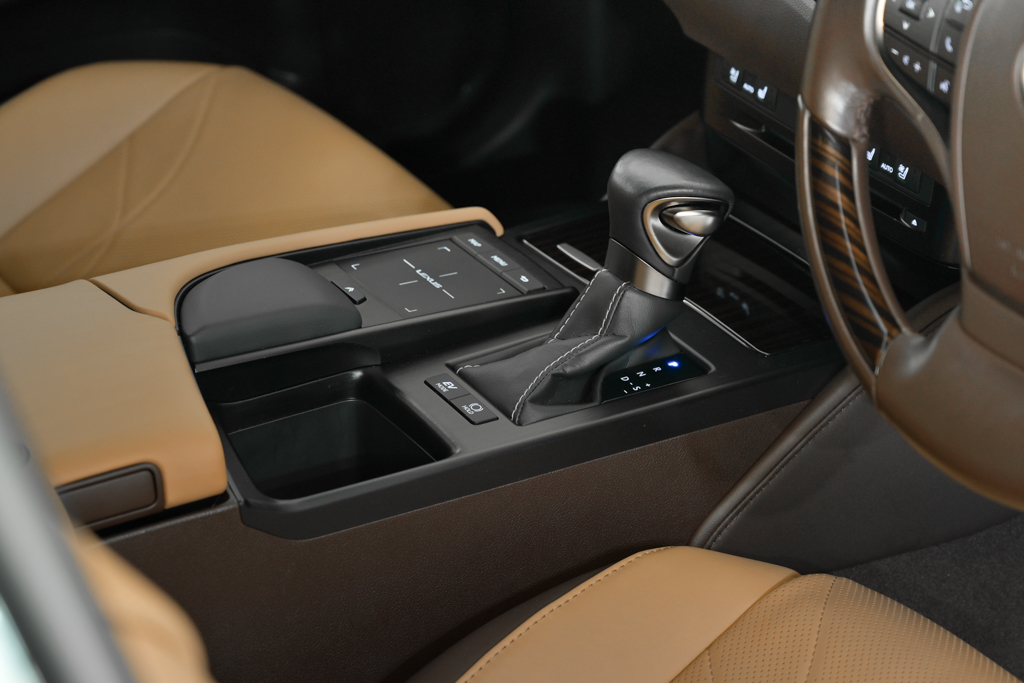 Lexus ES300h Luxury