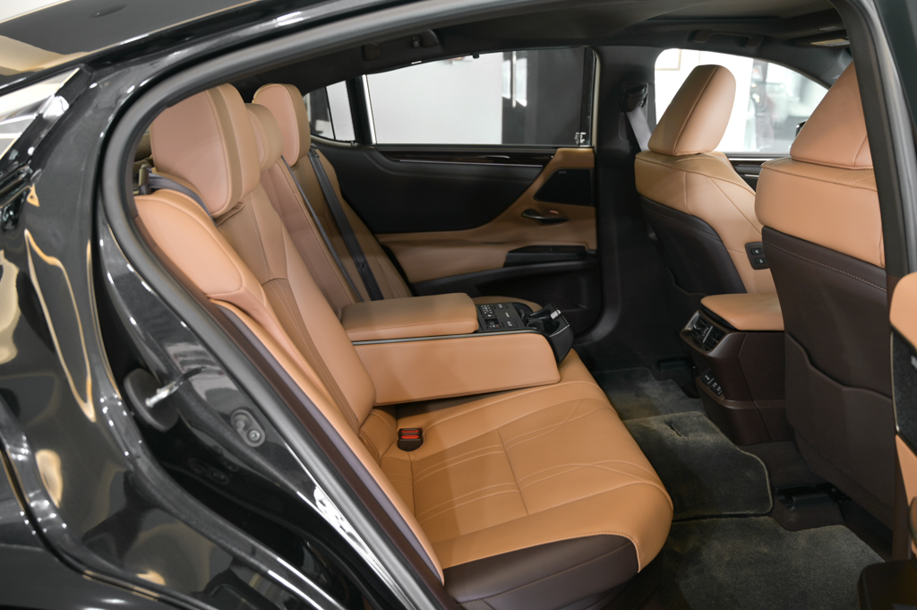 Lexus ES300h Luxury