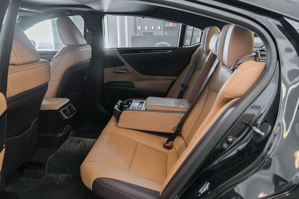 Lexus ES300h Luxury