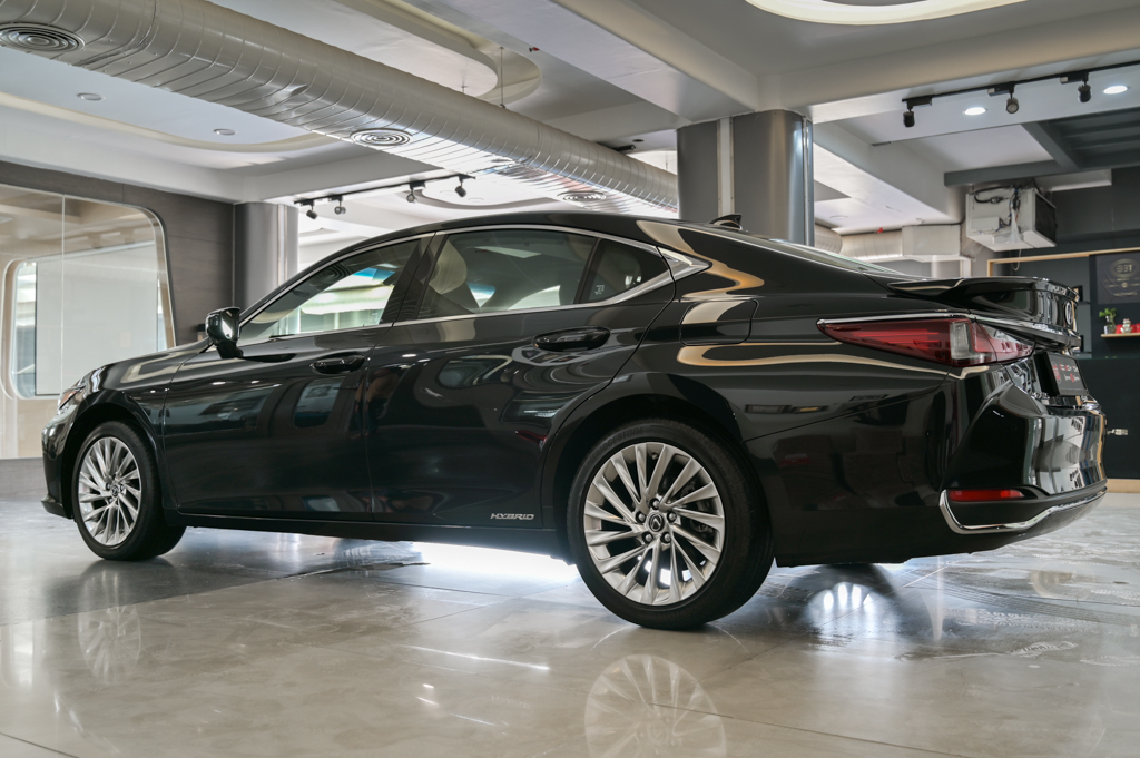 Lexus ES300h Luxury
