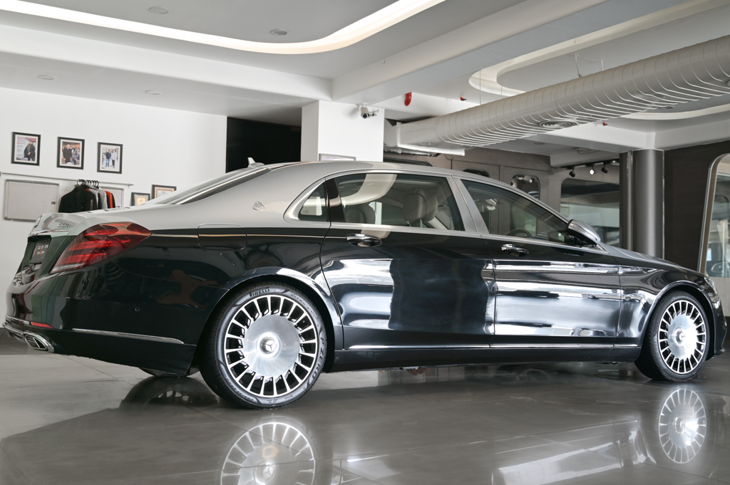 Mercedes Maybach S560