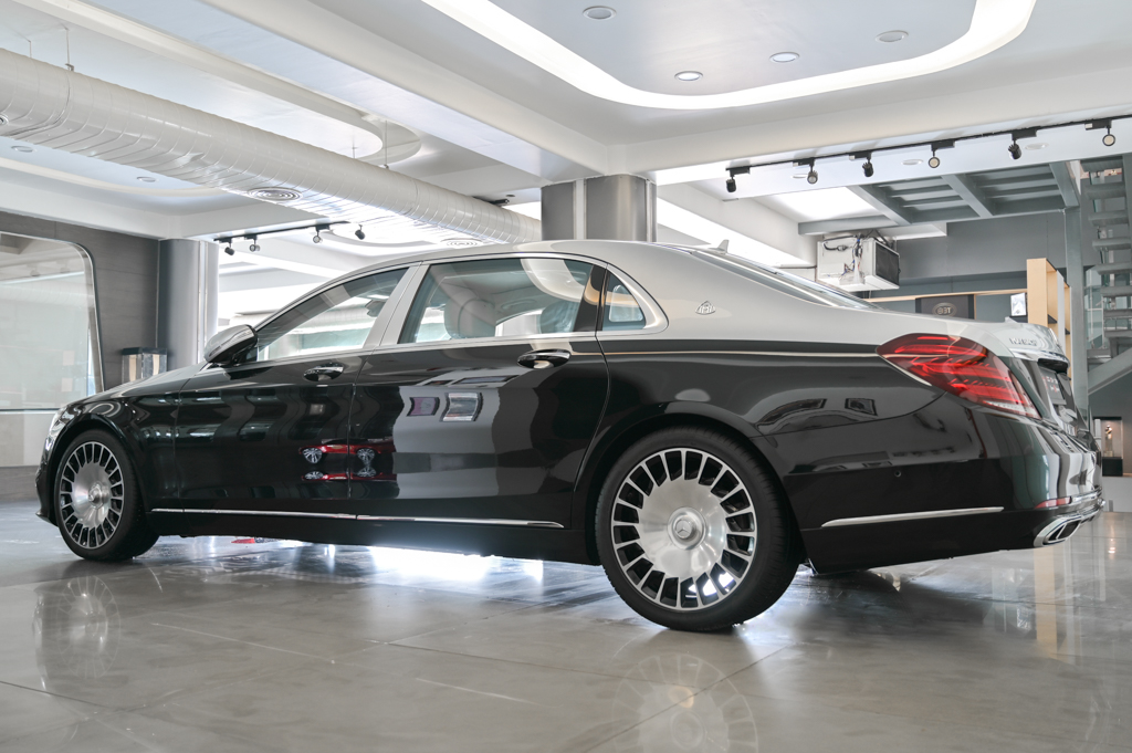 Mercedes Maybach S560