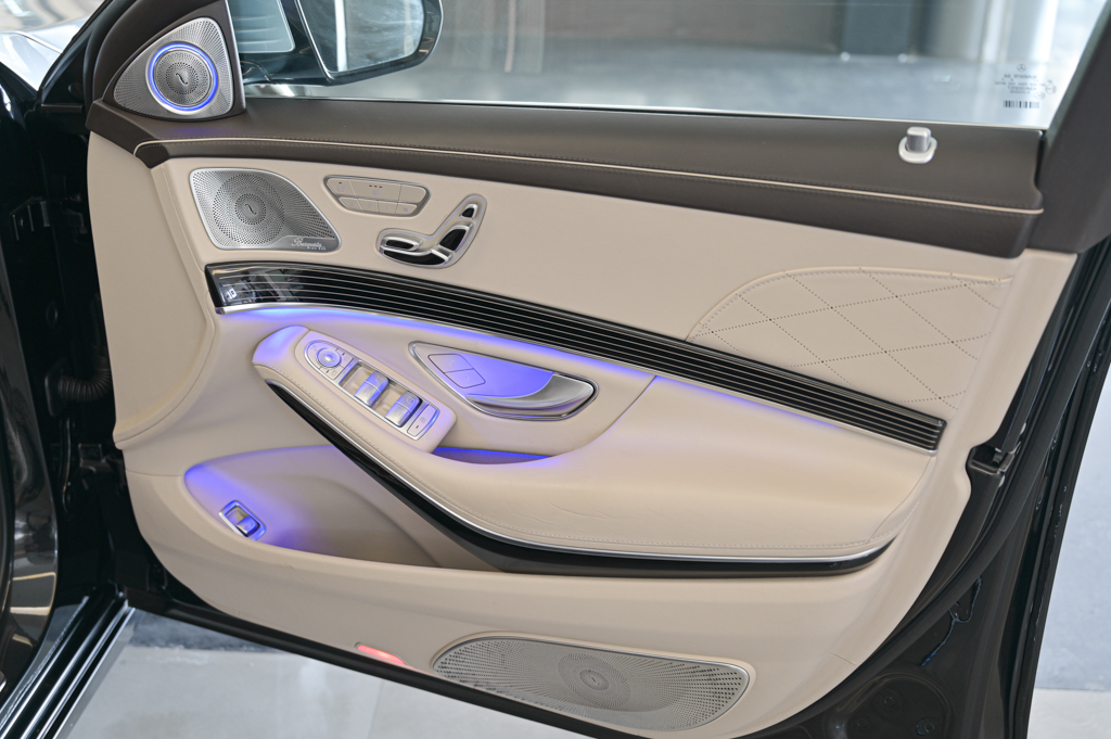 Mercedes Maybach S560