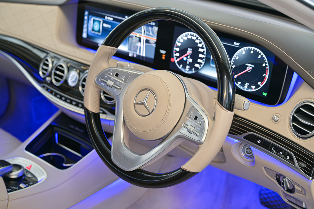 Mercedes Maybach S560