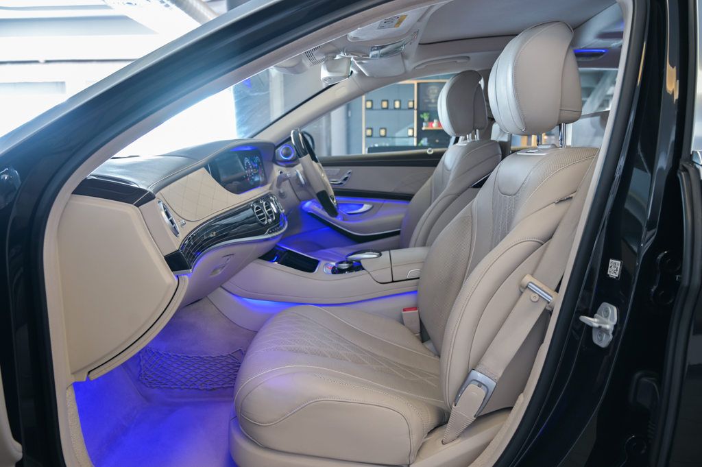 Mercedes Maybach S560