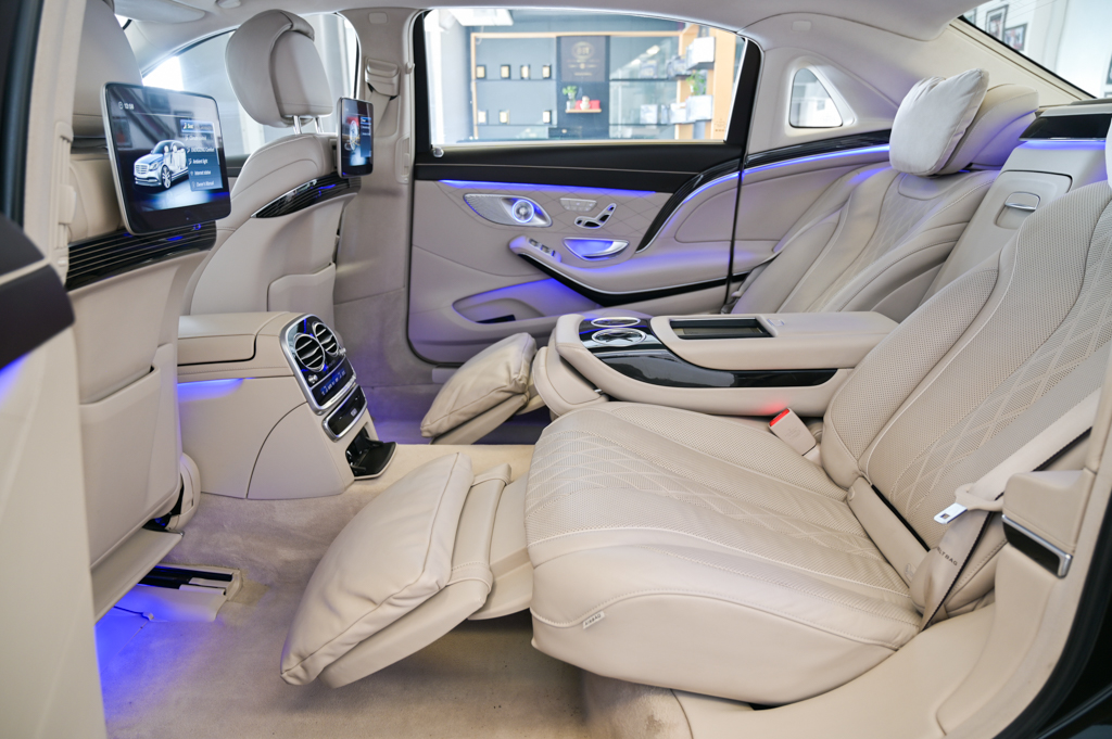 Mercedes Maybach S560