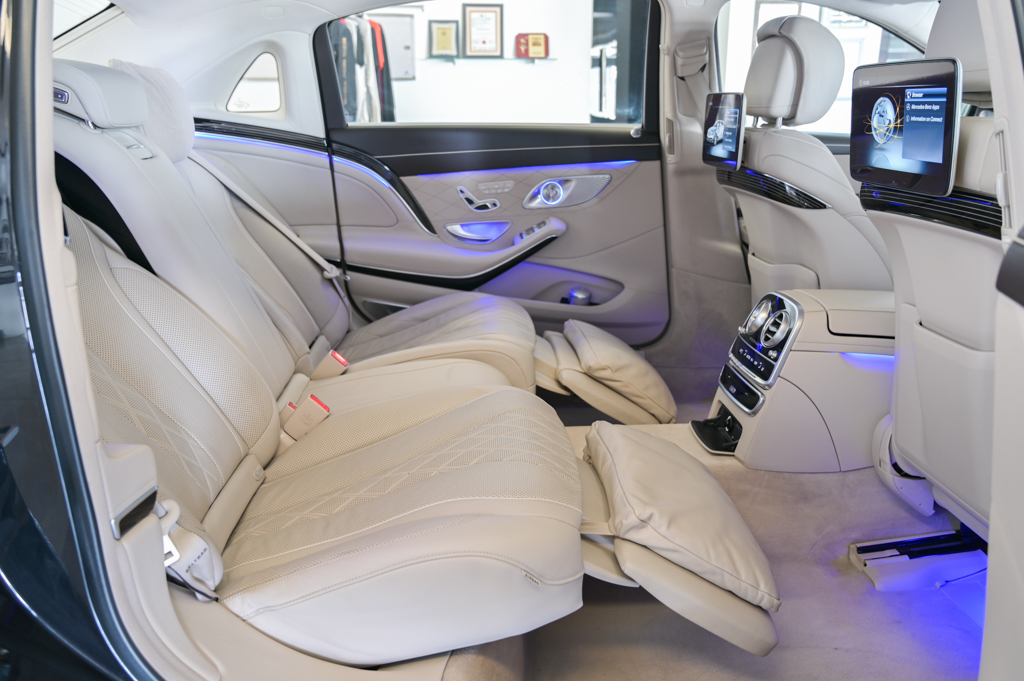 Mercedes Maybach S560