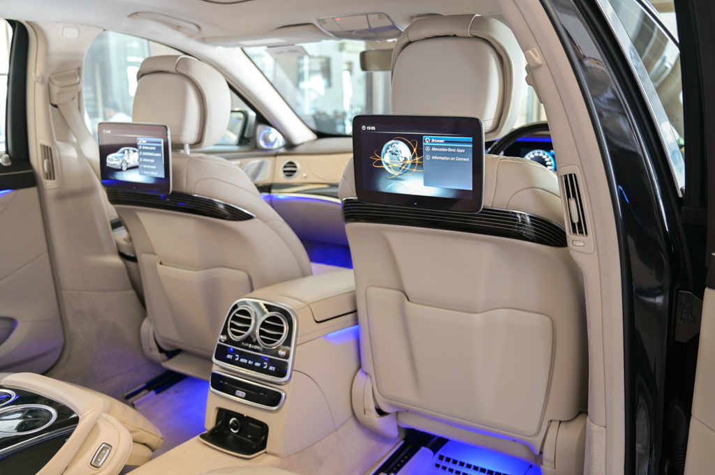 Mercedes Maybach S560