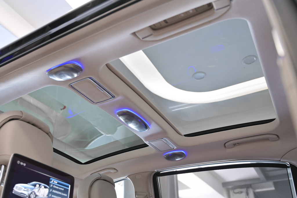 Mercedes Maybach S560