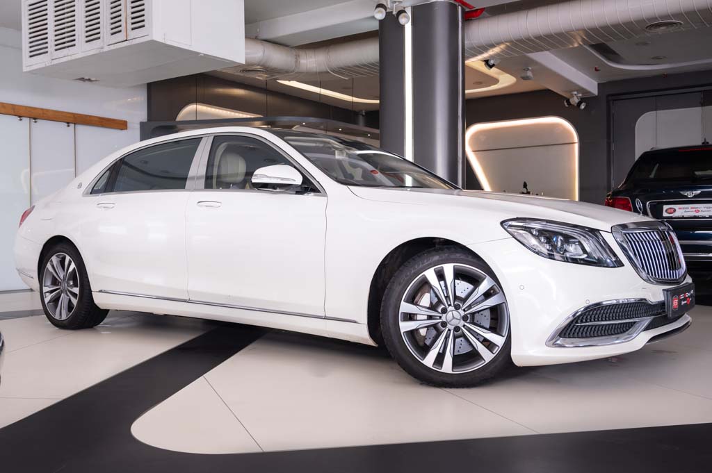 MERCEDES MAYBACH S560