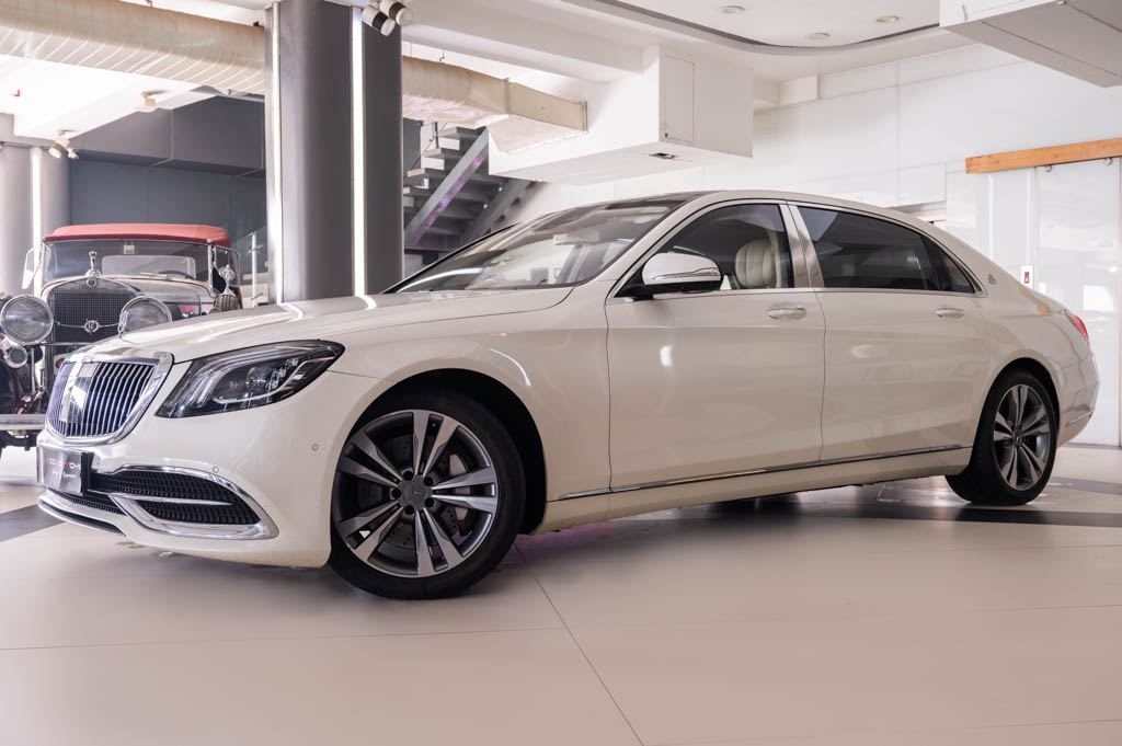 MERCEDES MAYBACH S560