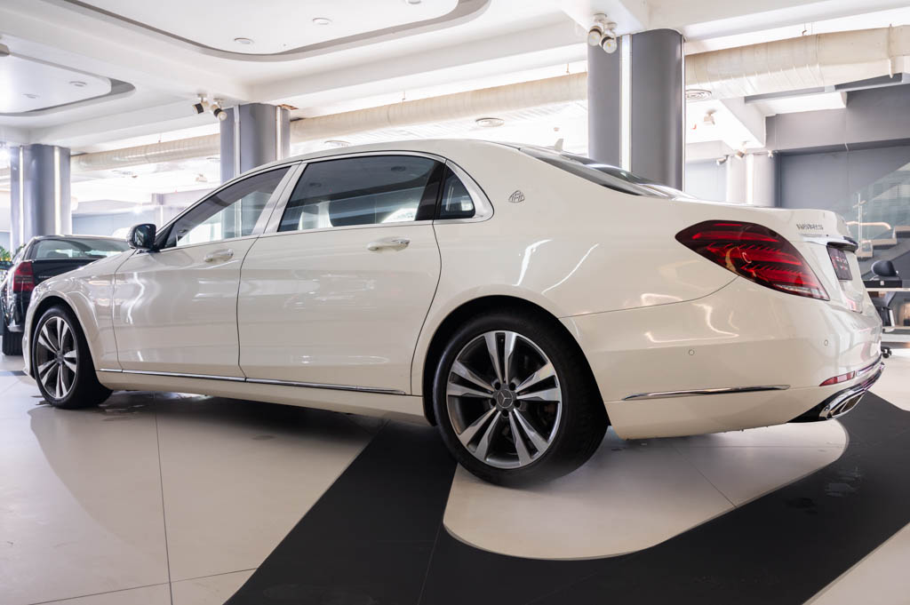 MERCEDES MAYBACH S560