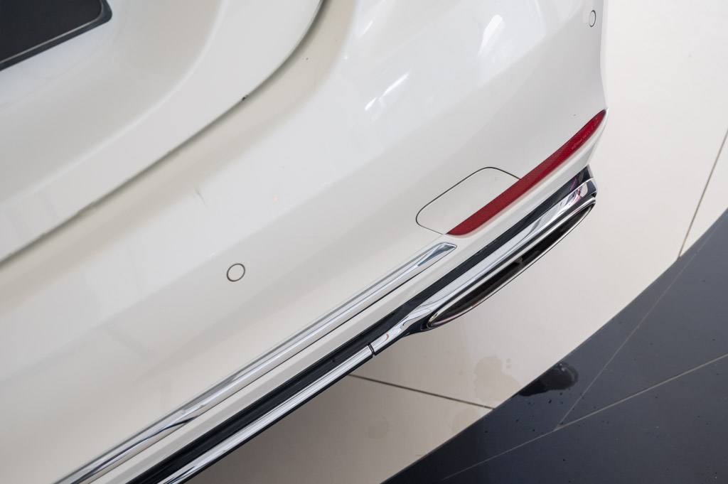 MERCEDES MAYBACH S560