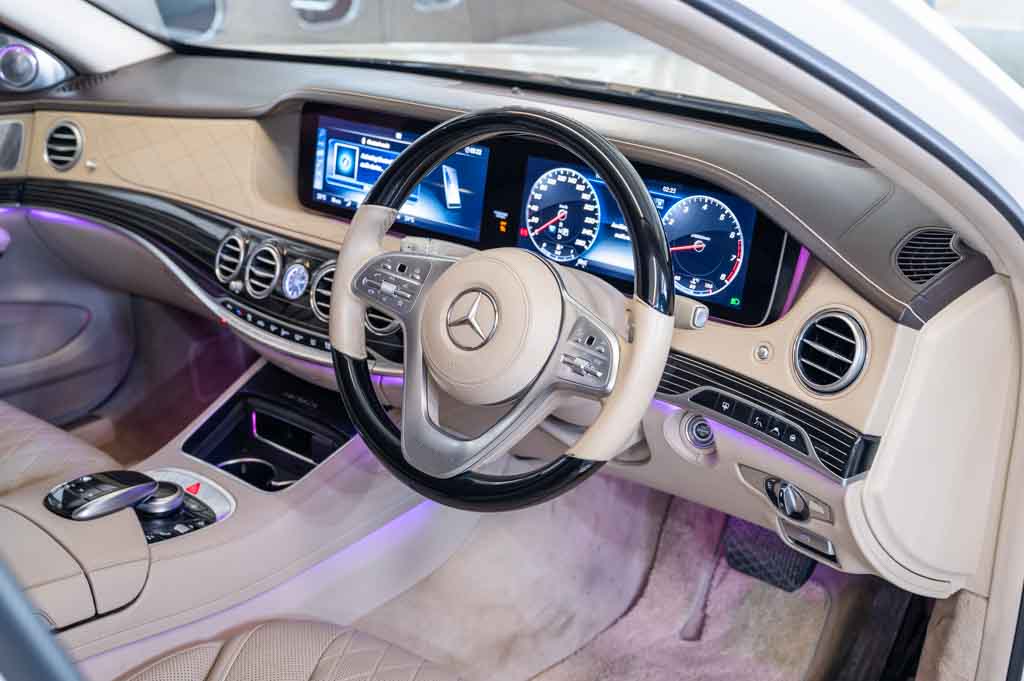 MERCEDES MAYBACH S560
