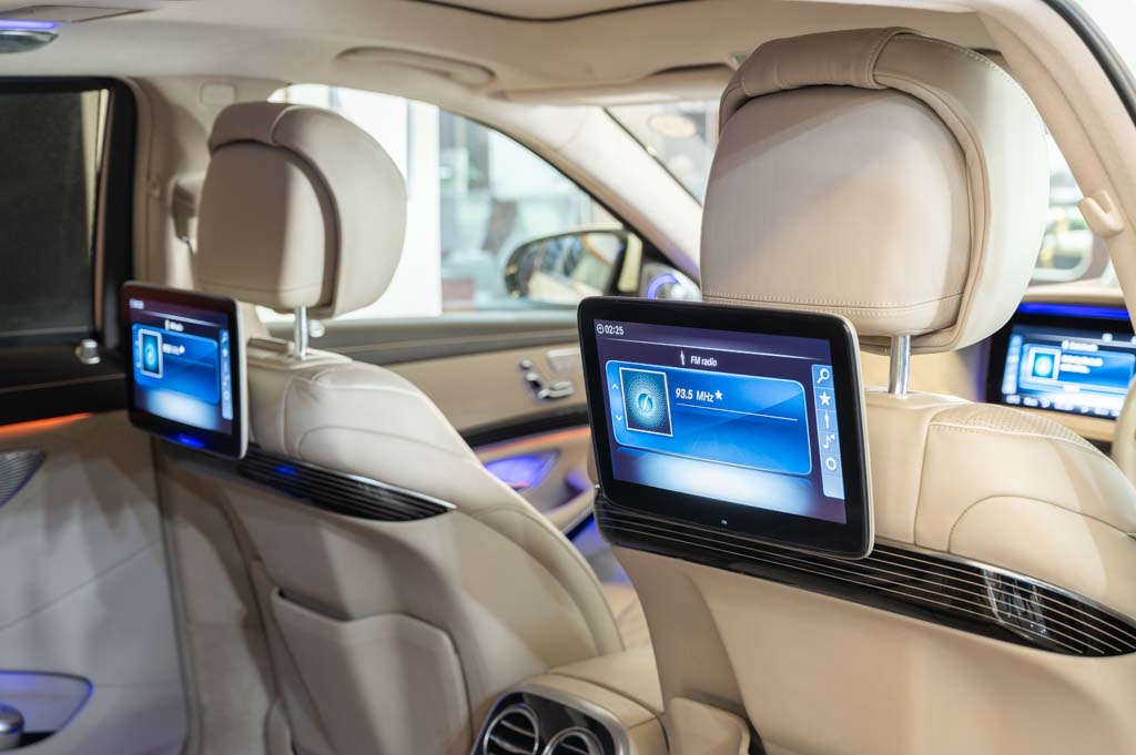 MERCEDES MAYBACH S560