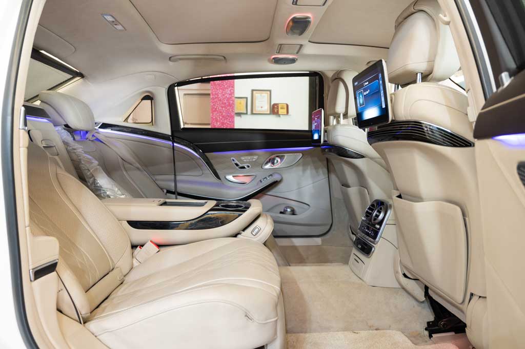 MERCEDES MAYBACH S560