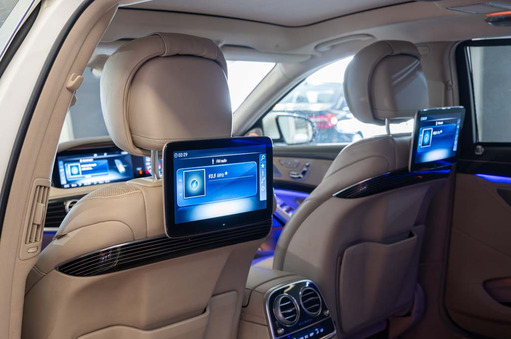 MERCEDES MAYBACH S560