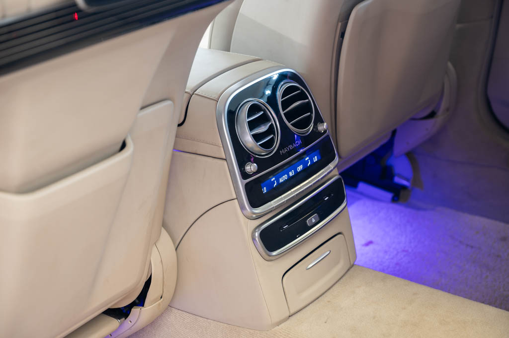 MERCEDES MAYBACH S560