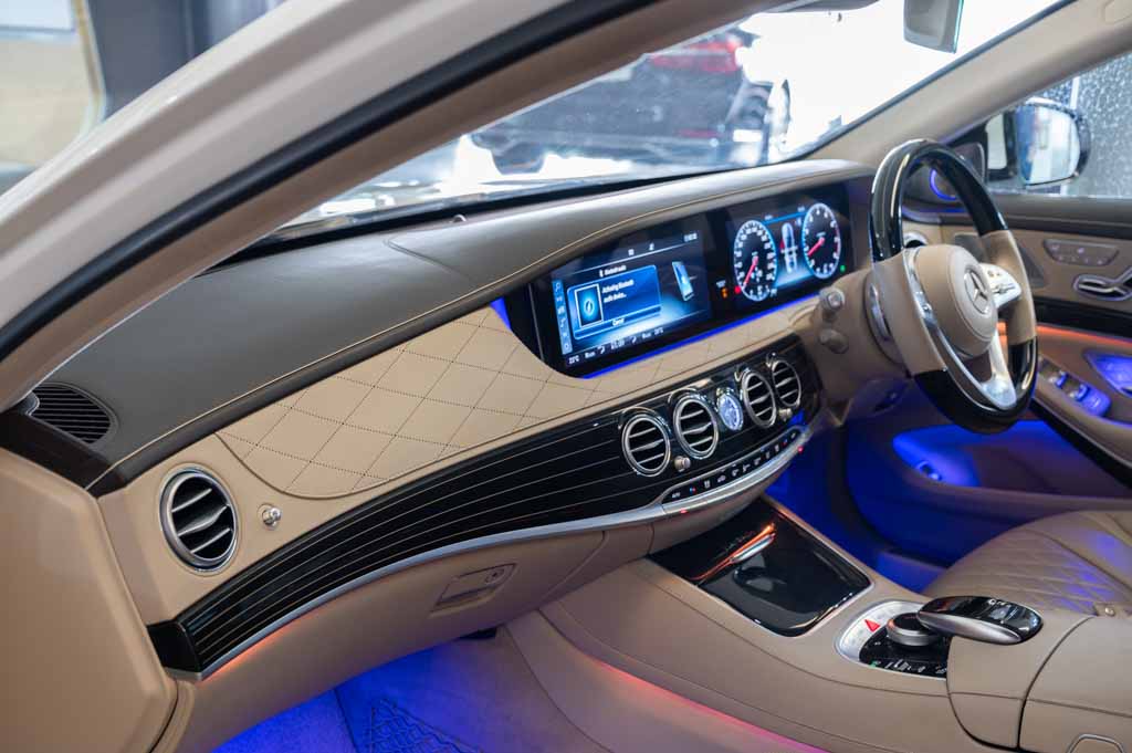 MERCEDES MAYBACH S560