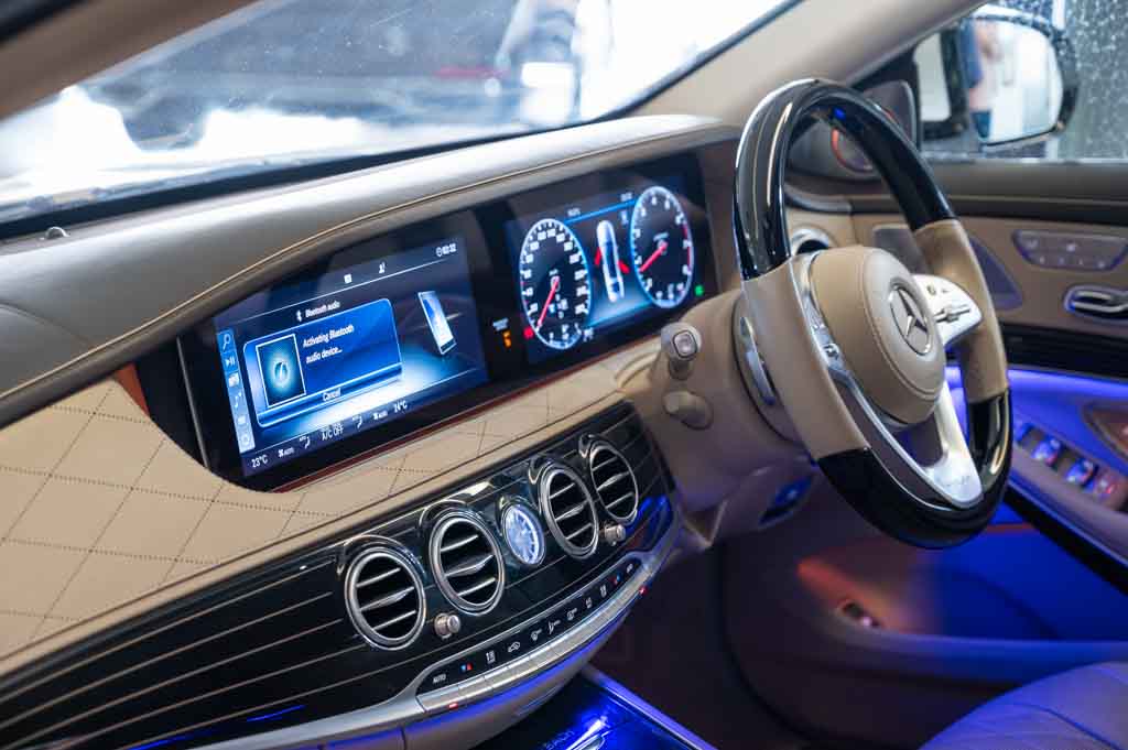 MERCEDES MAYBACH S560