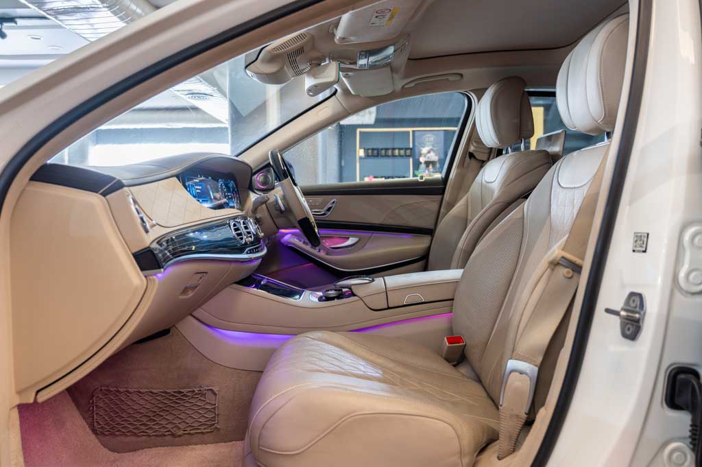 MERCEDES MAYBACH S560