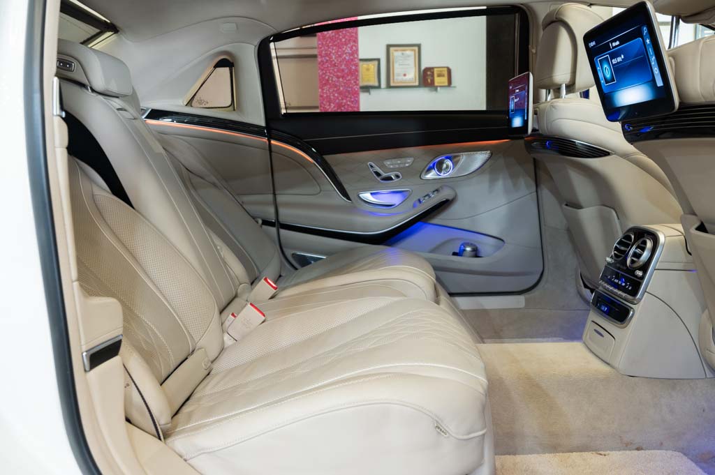 MERCEDES MAYBACH S560