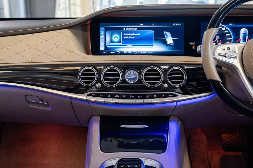 MERCEDES MAYBACH S560