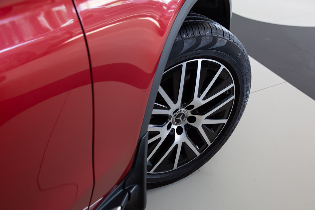 MERCEDES-BENZ GLC200 Progressive