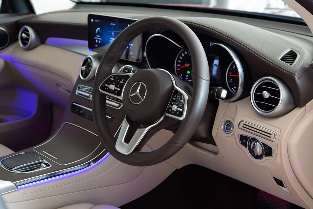 MERCEDES-BENZ GLC200 Progressive