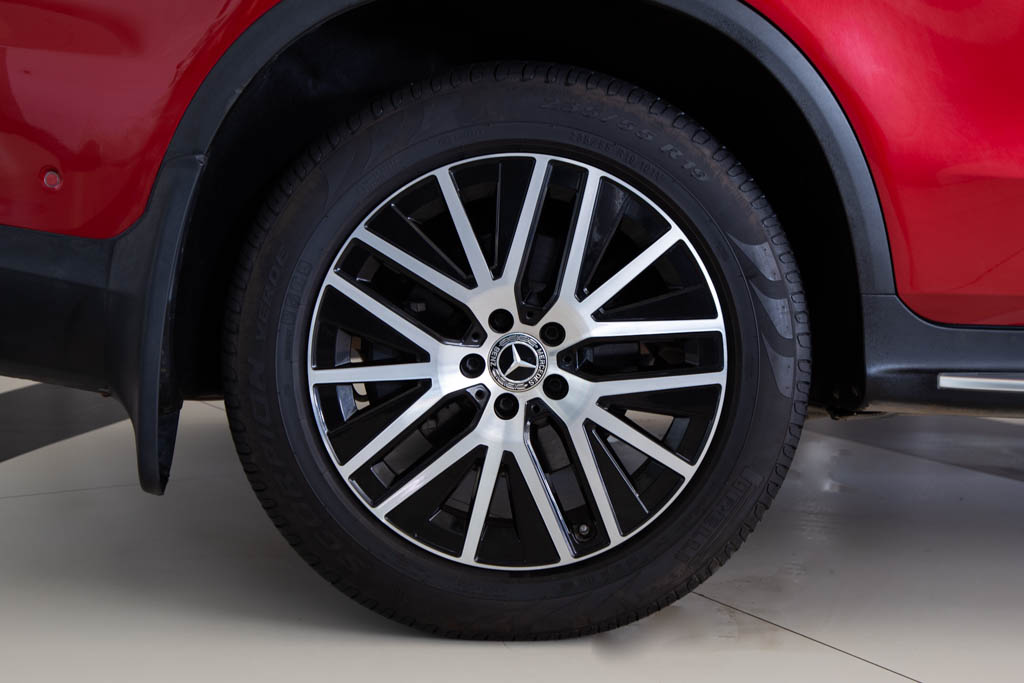 MERCEDES-BENZ GLC200 Progressive