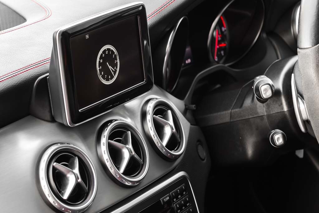 Mercedes Benz GLA 45 AMG