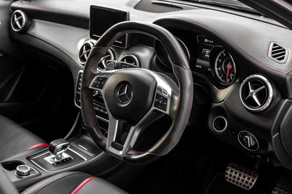 Mercedes Benz GLA 45 AMG