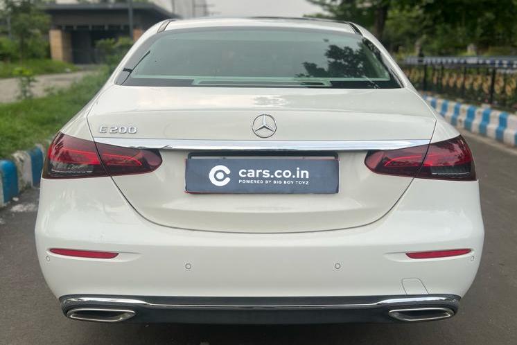 MERCEDES BENZ E200 EXCLUSIVE