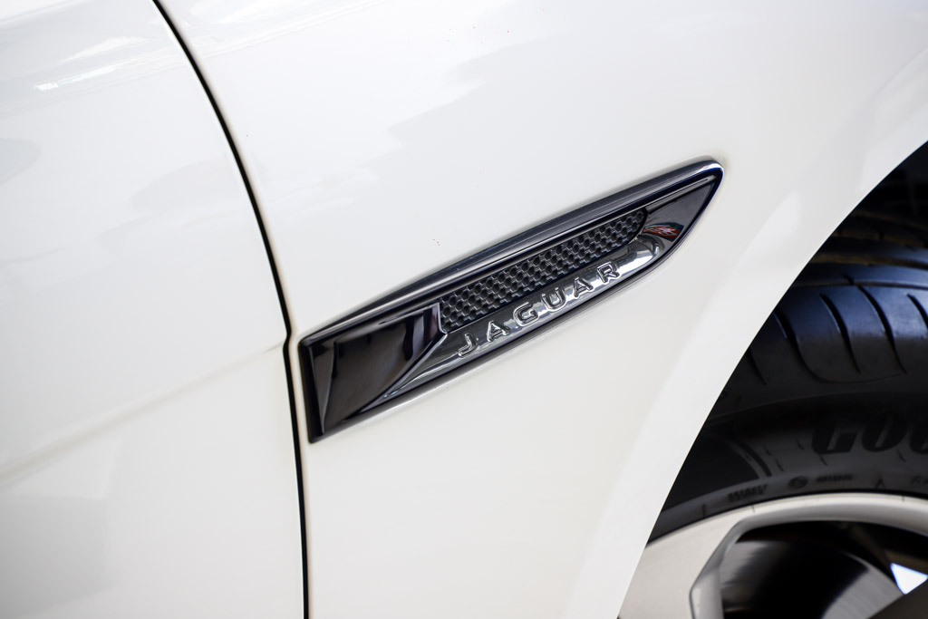 JAGUAR F-PACE "PRESTIGE"