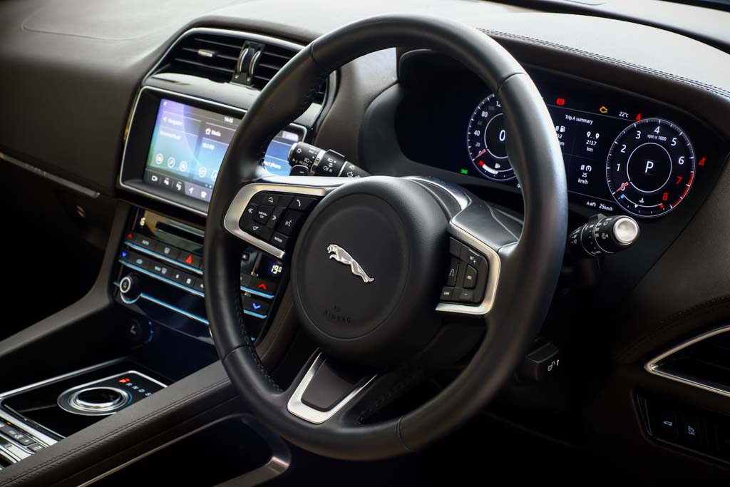 JAGUAR F-PACE "PRESTIGE"