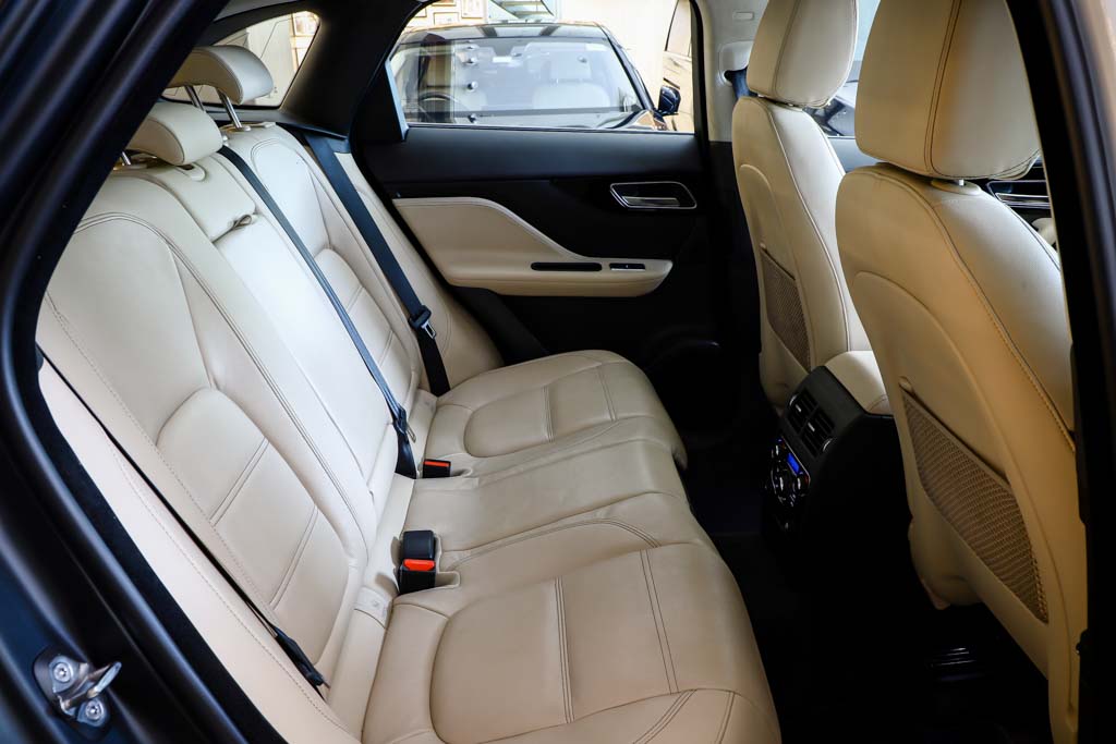 JAGUAR F-PACE "PRESTIGE"