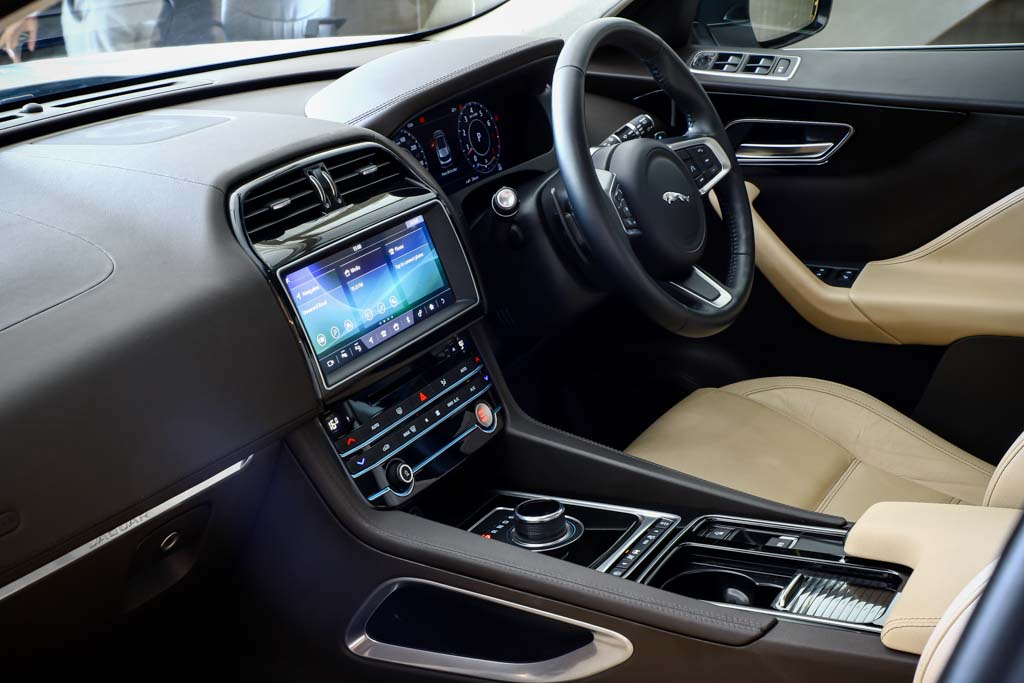 JAGUAR F-PACE "PRESTIGE"