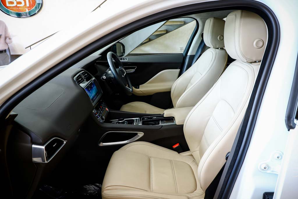 JAGUAR F-PACE "PRESTIGE"