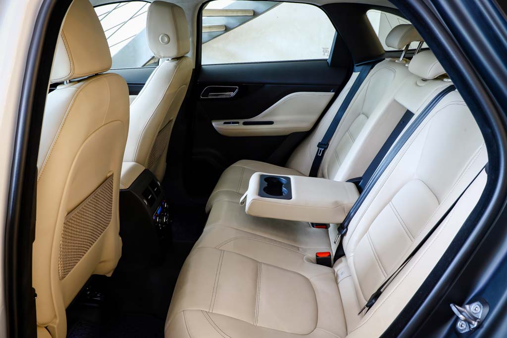 JAGUAR F-PACE "PRESTIGE"