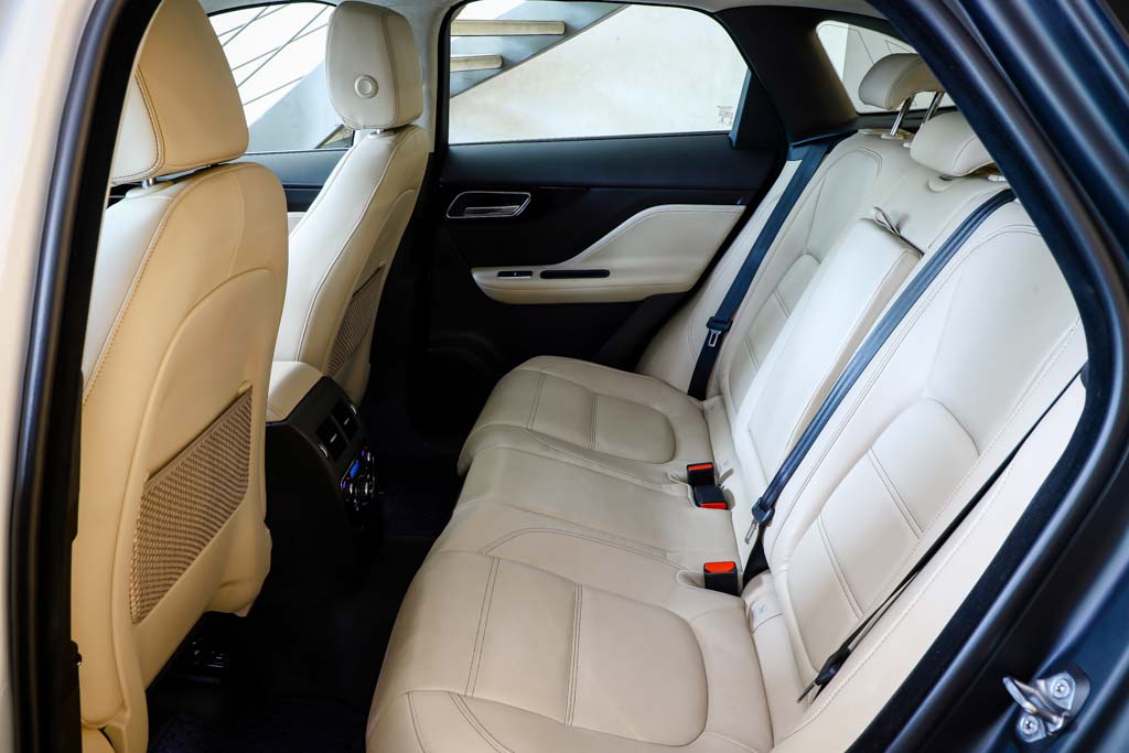 JAGUAR F-PACE "PRESTIGE"