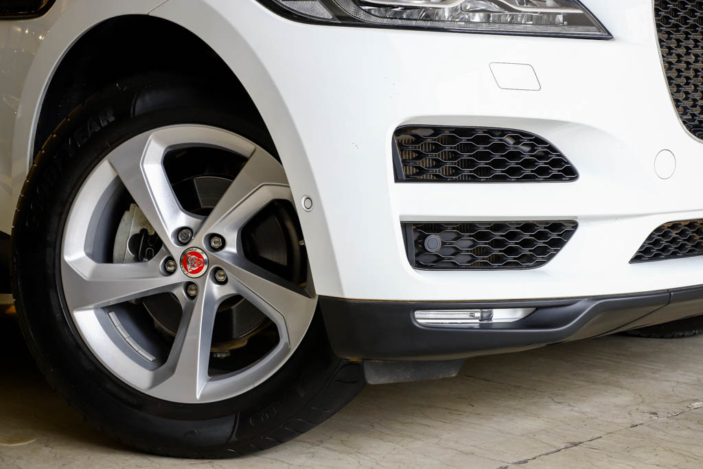 JAGUAR F-PACE "PRESTIGE"