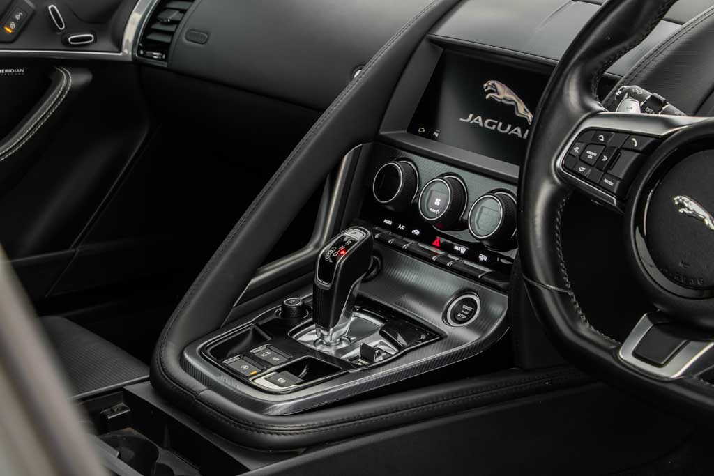 Jaguar F-type P300 R-Dynamic Coupe